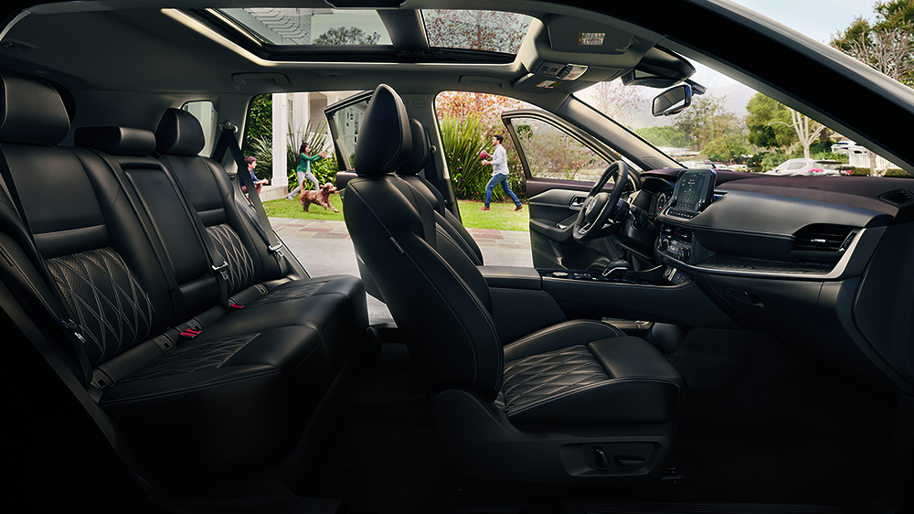 2023 Nissan Rogue interior